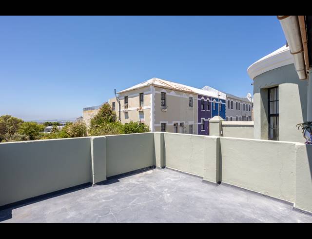 4 BEDROOM FREEHOLD SOLD IN WALMER ESTATE